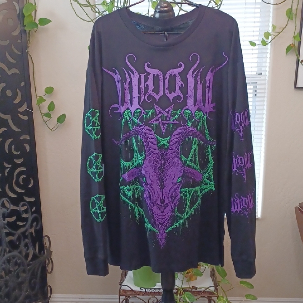 DOLLSKILL WIDOW 1X ETERNAL HEX LONGSLEEVED GRAPHIC TSHIRT